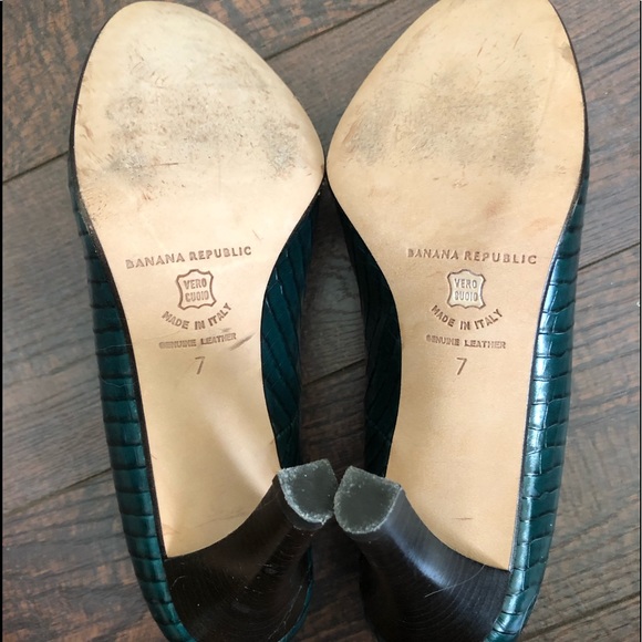 Beautiful green bejeweled high heels - Picture 7 of 7